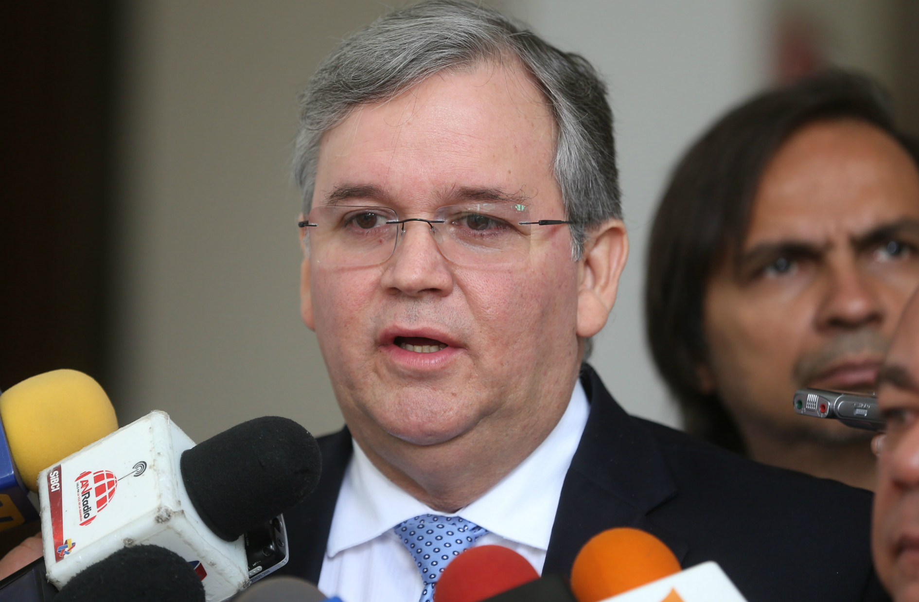 Francisco Martinez Elvis Amoroso 5 1