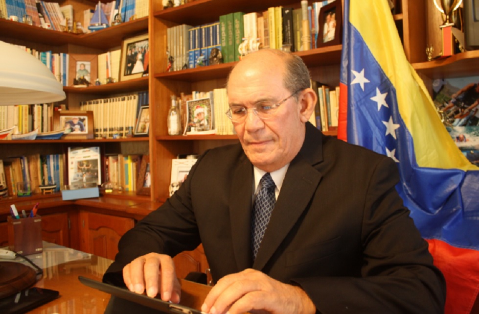 Omar Gonzalez Vente V